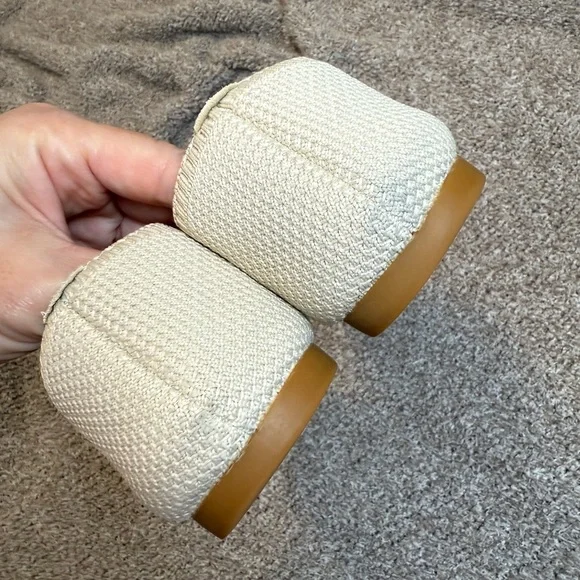 Vivaia Aria Pointed Toe Ballet Flats Cream Ivory Water Resistant Size 38.5/7.5 - Picture 4 of 7